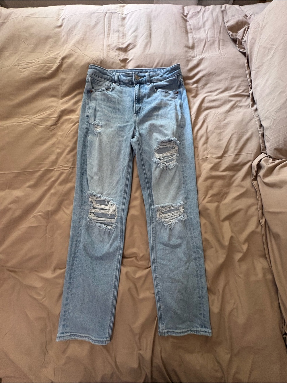 American Eagle Outfitters Light Blue Distressed Straight Leg Jeans